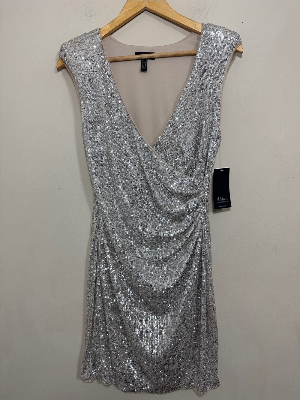 NWT Aidan Mattox Silver Sequin V-Neck Draped Mini Dress size 8 Sparkle Party
